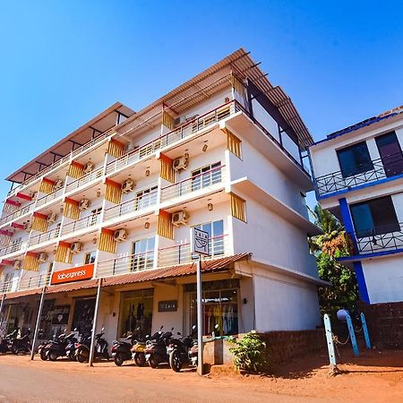 Fabexpress The Voyage Hotel มอร์จิม ภายนอก รูปภาพ